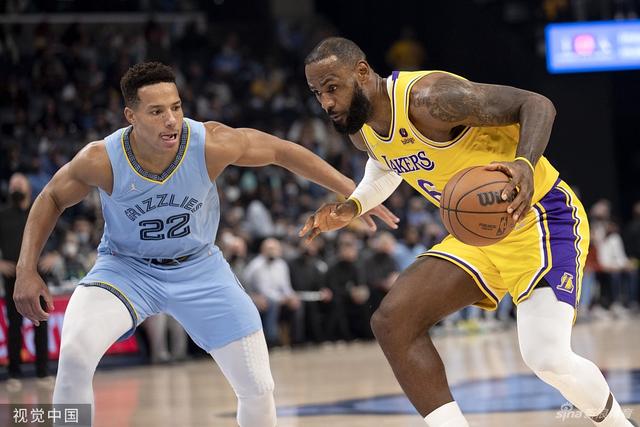 原帅34分山西送四川6连败 新疆大胜青岛5连胜